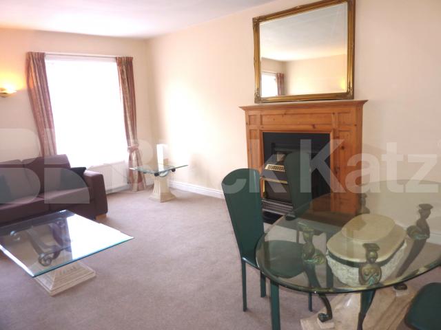 			NEW INSTRUCTION & NEAR REGENTS PARK!, 2 Bedroom, 1 bath, 1 reception Flat			 Nottingham Place, BAKER STREET